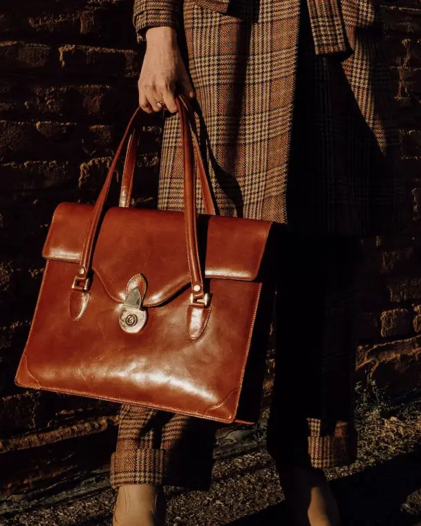 Bali Leather bag maker