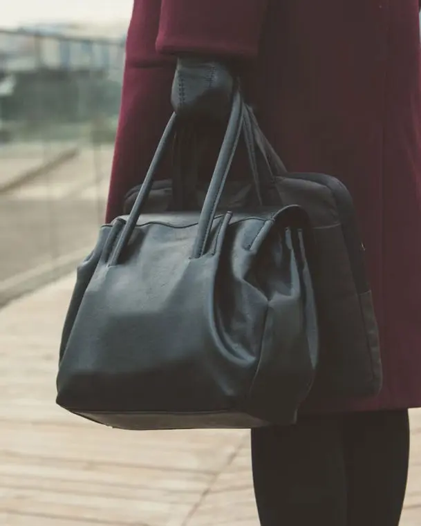 Bali Leather bag maker